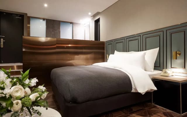 Nine Brick Hotel - photo 4