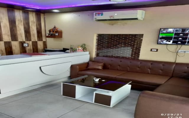 Capital O 82599 Luxury Cloud - photo 3
