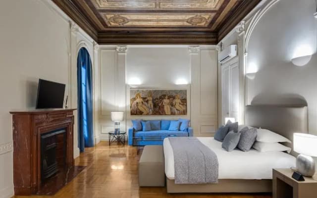 33SolonosSuites - photo 3