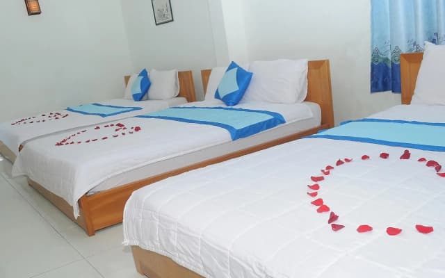 Queen Hotel 2 - photo 2