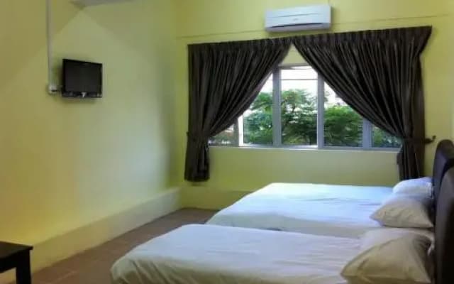 Hotel Budget UB Inn - photo 5