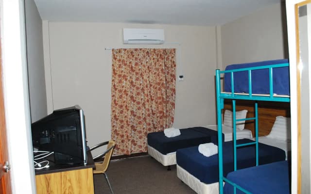 Baron Waterfront Hotel - photo 5