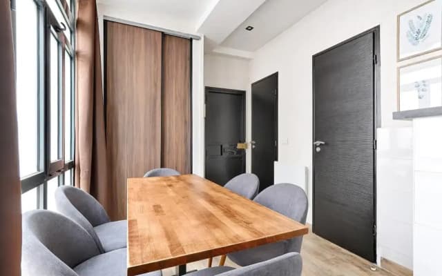 Home Suite Home Canal Saint Martin 2BR - photo 2