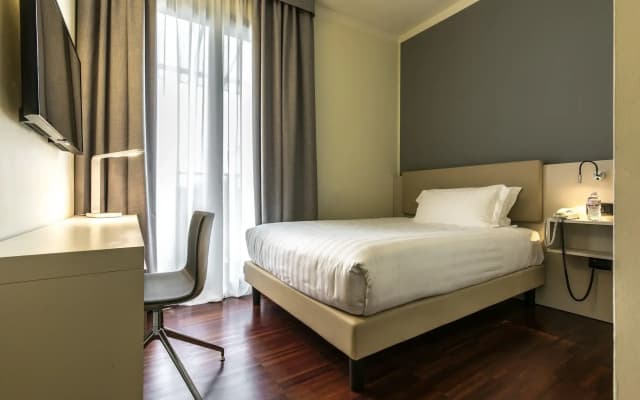 43 Station Hotel - photo 4