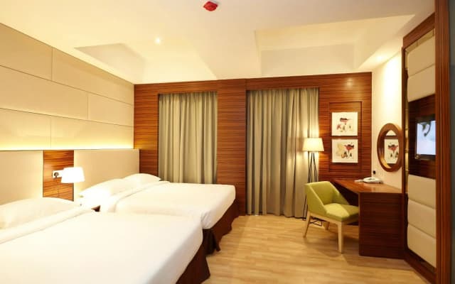 Hotel Six Seasons - photo 3