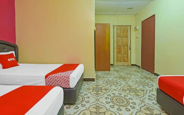 OYO 90675 Holiday View Inn - photo 5