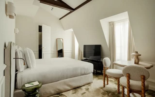 Leon Hotel-sacre Coeur View/suite-64 - photo 4
