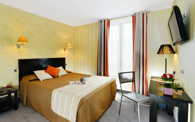 Hotel Carladez Cambronne - photo 4