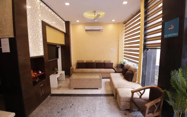 Hotel Golden Wings - photo 2
