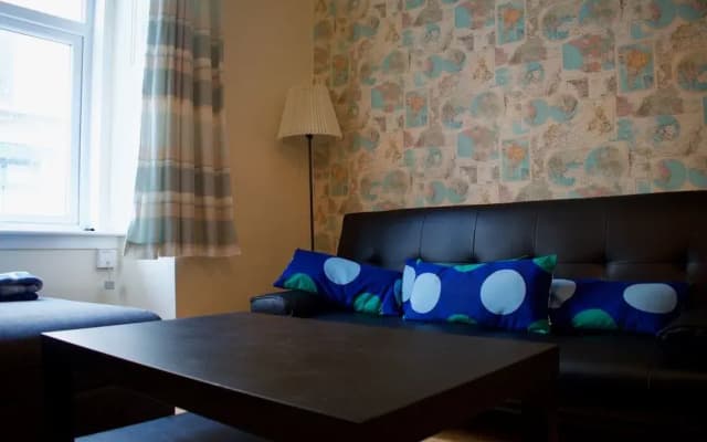 Central & Comfortable Flat - Sleeps 4 - photo 3