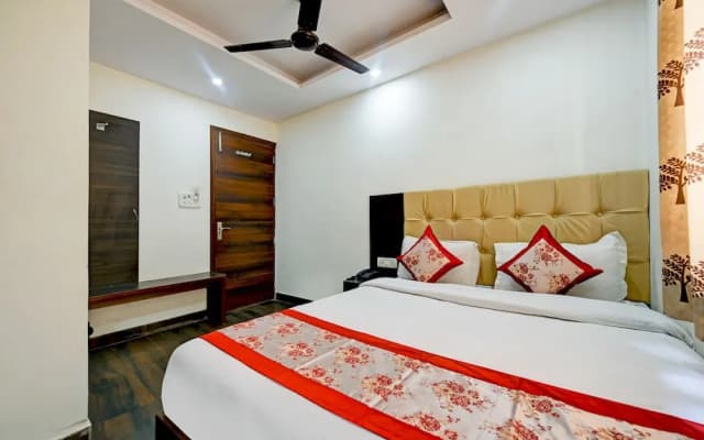 Hotel Dhwani Palace - photo 3