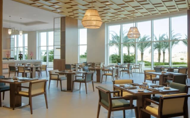 Crowne Plaza Muscat Ocec by IHG Hotel - photo 4