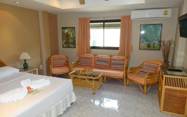 Summer Breeze Hotel - photo 4