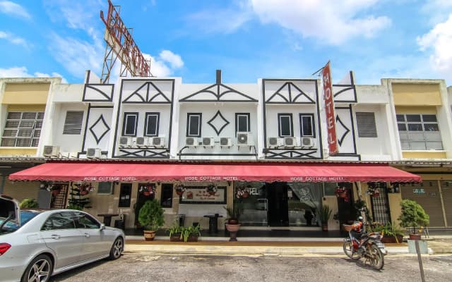 Hotel Zamburger Taman Nusa Jaya - photo 2