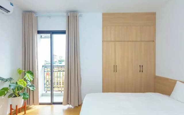 Lumi West Lake Apartment - photo 4