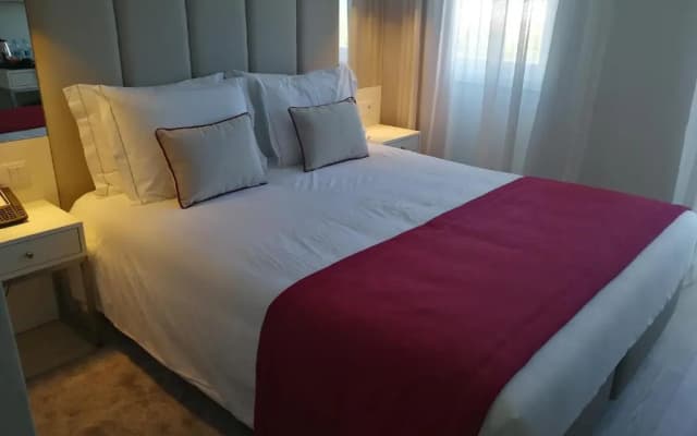 Hotel Canada - photo 3