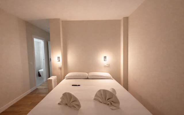 Hostal Bernabeu 2 - photo 4