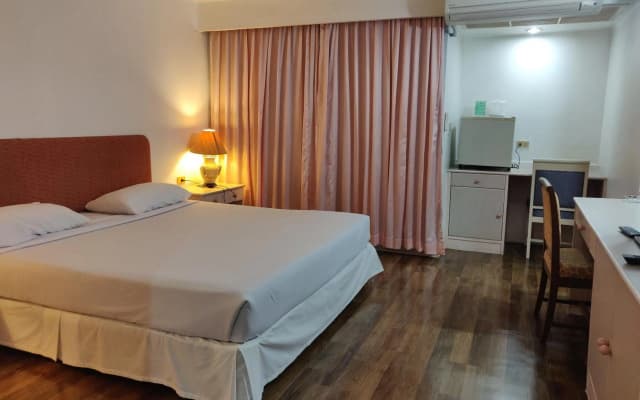 Lee Place Hotel - photo 3