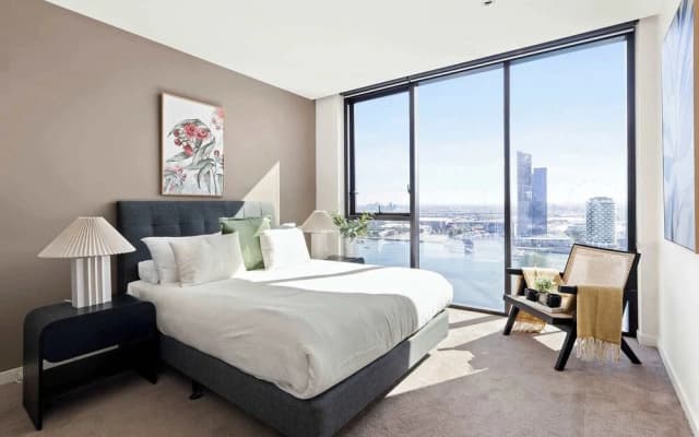 Harbour View 2BR Docklands Apt Near Marvel Stadium - photo 4