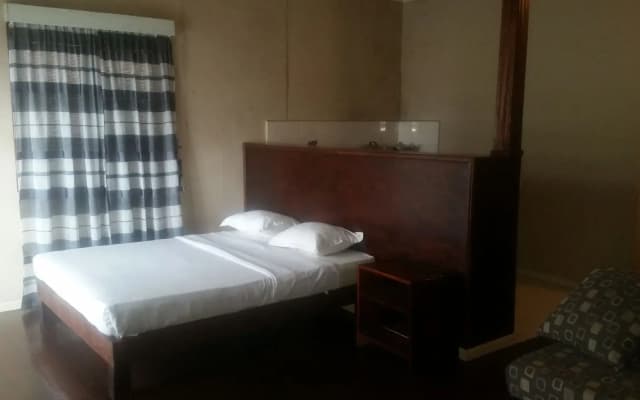 Ceaser's Place - photo 3