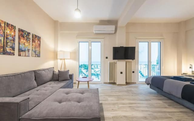 Modern apartment Downtown Athens - photo 2