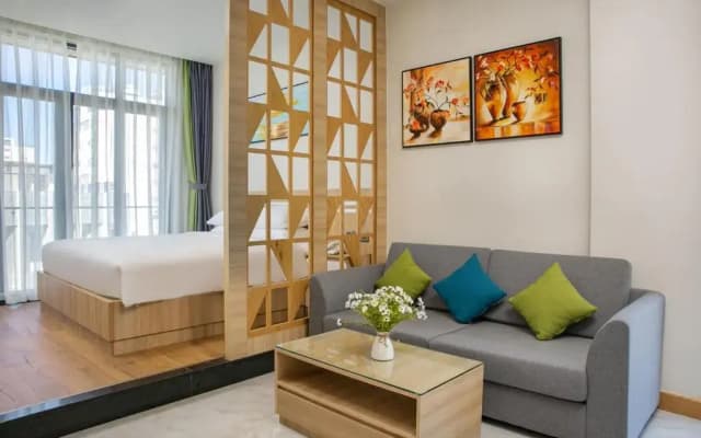 Sun River Hotel & Apartment - photo 3