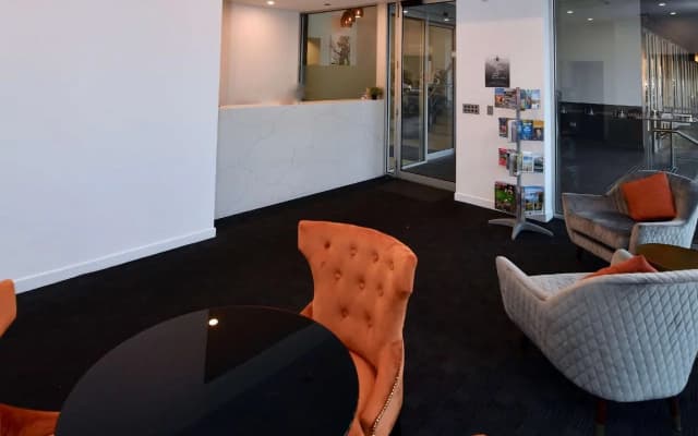 St Kilda Central Apartment Hotel - photo 2