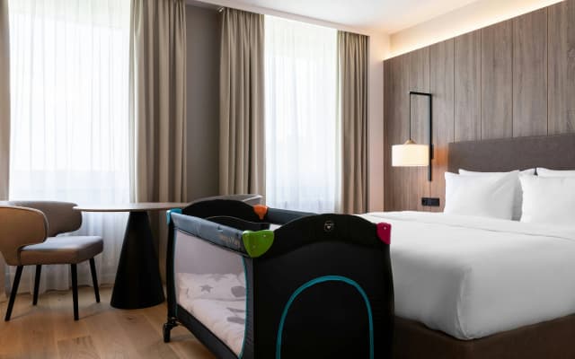 AC Hotel by Marriott Berlin Humboldthain Park - photo 4