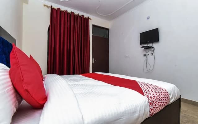 Larch Western By OYO Rooms - photo 2