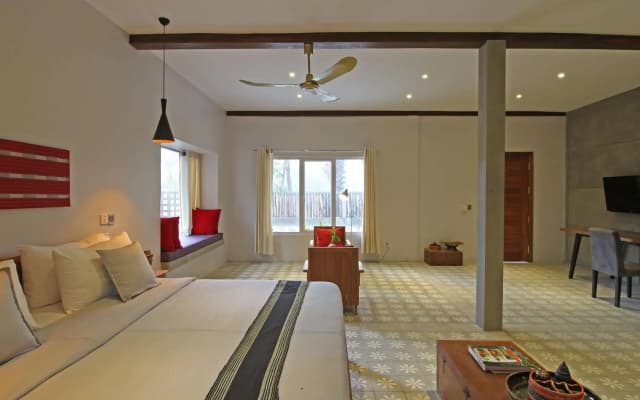 Isann Lodge - photo 5