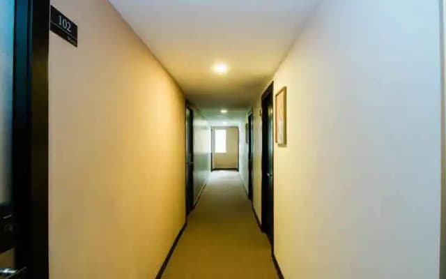 V motel - photo 2
