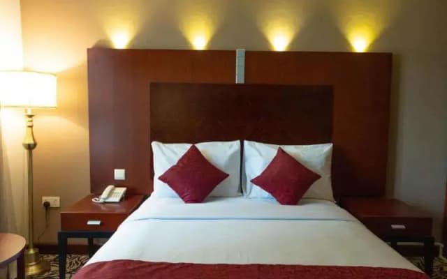 Mra Grand Hotel - photo 2