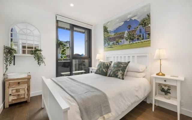 Luxury African themed apartment☆10min to MCG & Swan St☆On-site Parking☆Balcony☆Rooftop deck☆Gym☆ - photo 3