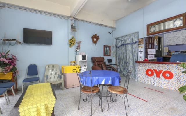 Damika Hotel by OYO Rooms - photo 3