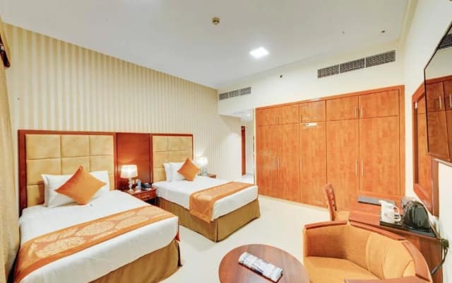 Skylight Hotel - photo 3