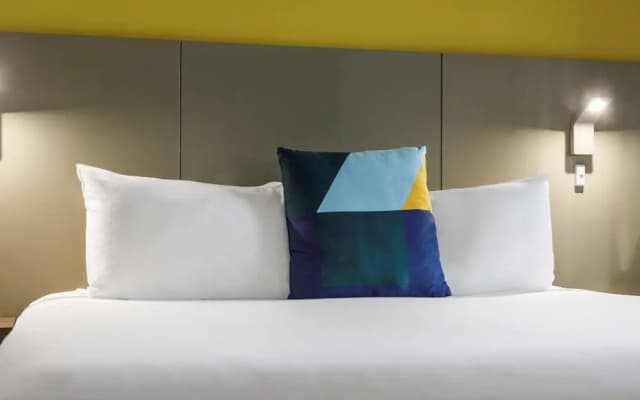 Carlton Crest Hotel Sydney - photo 2