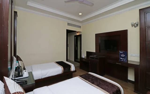 OYO 12532 Imperial Inn - photo 5