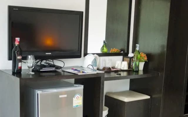 Home Budget Hotel - photo 2