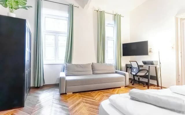 Elegant 1BR Apt Steps from Praterstern - photo 4