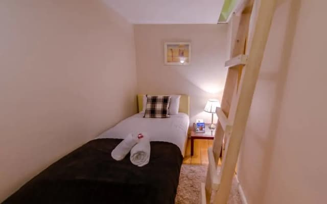 JOIVY Fabulous Ground-floor 3-bedroom Near Old Town - photo 2