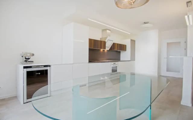 Luxurious apart.with swimming pool - photo 3
