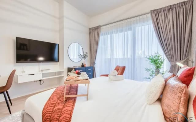 Charming Studio at Azizi Aura Residences Downtown Jebel Ali by Deluxe Holiday Homes - photo 3