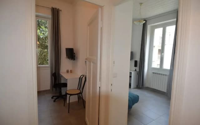 Quiet Modern Studio In The Heights Of The Port Of Nice - photo 2