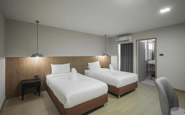 Common Living - photo 3