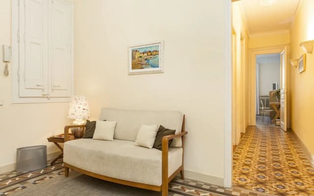 1402 - Elegant City Centre Apartment - photo 4