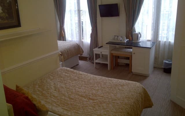 Rushmore Hotel - photo 4
