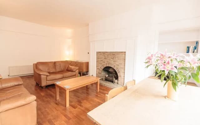Cosy 2br, City Centre Apartment - photo 5