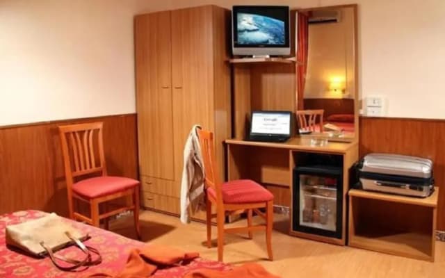 Cassia Hotel - photo 3