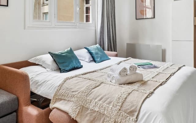 Elegant 1BR near Notre-Dame Cathedral - photo 4