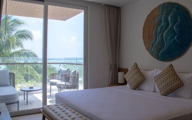 Stone Beach Club, Dhiffushi - photo 2